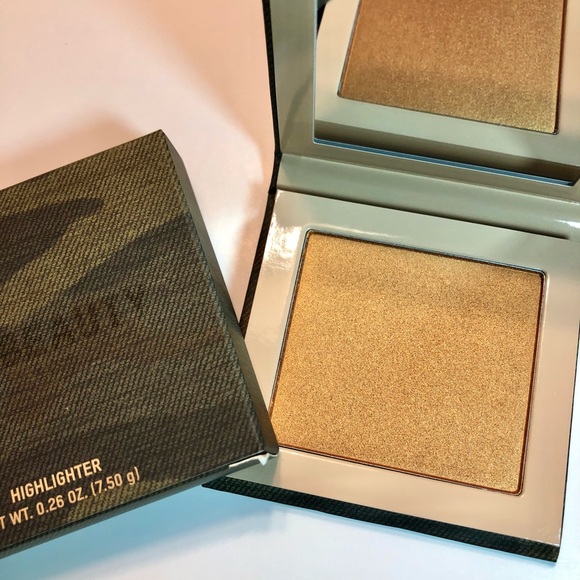 KKW BEAUTY Pressed Highlighter - Picture 2 of 3